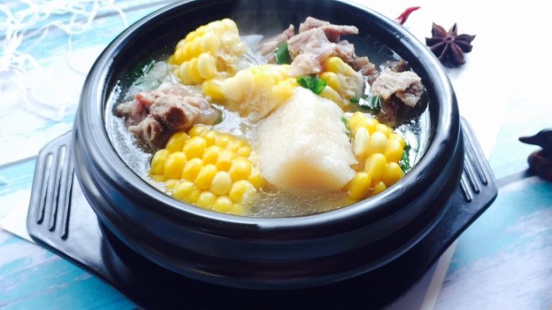 小寒养生汤糯米山药玉米筒骨汤