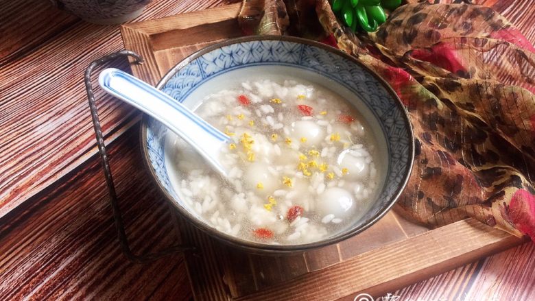 快手小食酒酿圆子