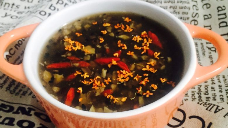 桂花红枣核桃羹冬喝暖饮夏喝冰