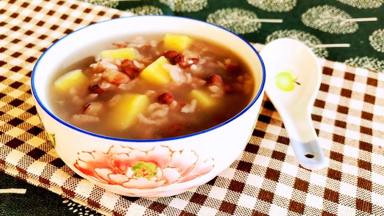 祛湿养生粥赤豆甘薯糯米粥