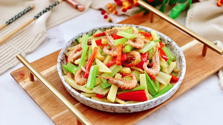 红虾芹菜土豆小炒