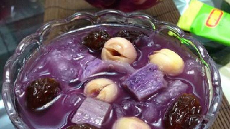 紫薯莲子银耳羹