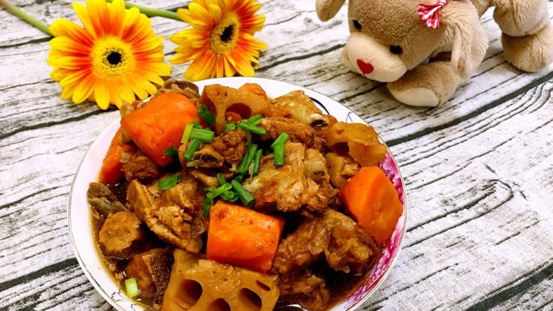 高压锅版莲藕胡萝卜炖排骨