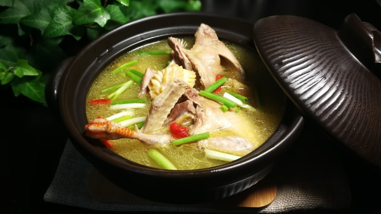 秋冬滋补篇鲍鱼鸽子清补汤