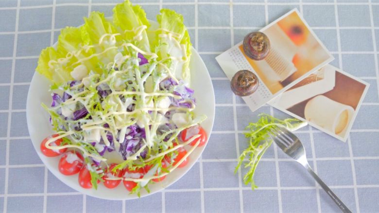 没胃口的时候来一道酸溜溜酸奶沙拉