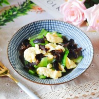 黄瓜木耳炒鸡蛋素三鲜