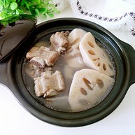 ＃感恩节食谱＃莲藕排骨汤