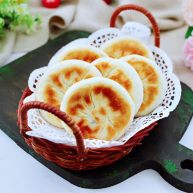 紫甘蓝鸡肉馅饼