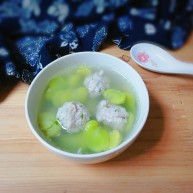 蚕豆仁汆汤丸子