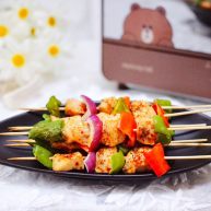 时蔬孜然烤鸡肉串