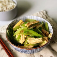芹菜拌腐竹