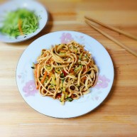 凉拌黄瓜百叶丝