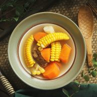 玉米须胡萝卜淮山煲猪骨