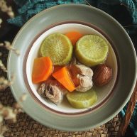 青红萝卜煲猪腱汤