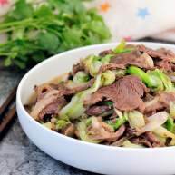 原香羊肉烩白菜营养滋补美味家常菜冬天御寒进补的首选