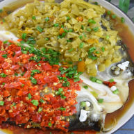 谁说红绿搭配很俗这样搭配永远不会out