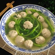肉丸茼蒿汤