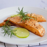 香煎三文鱼年年有余