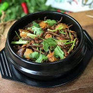 菌类料理麻辣茶树菇干锅