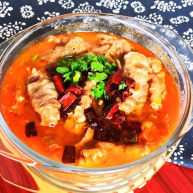 酸汤肥牛金针菇