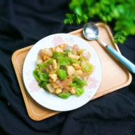 泡椒洋葱炒鸡丁