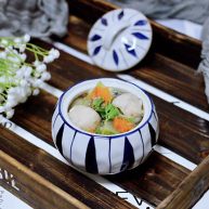 墨鱼丸子冬瓜木耳煲