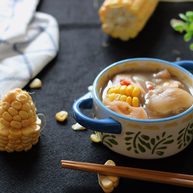 莲藕玉米猪脚汤