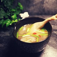 秋冬滋补篇老母鸡白果海参汤