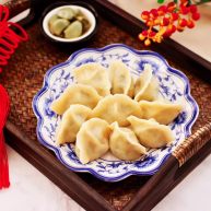 肉丁金针菇鱿鱼饺子