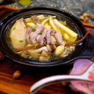 唯爱炖鸡白果肚子松茸多鲜土鸡汤