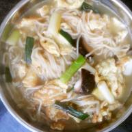 鸡蛋香菇汤面