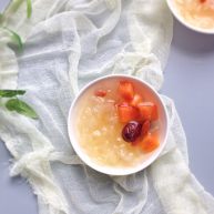 红枣木瓜炖雪耳