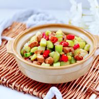 鸡丁黄瓜盖浇饭