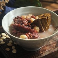 清热祛湿的莲蓬汤