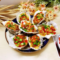 蒜蓉剁椒蒸生蚝