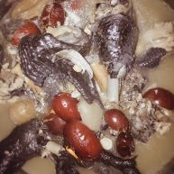 滋补乌鸡汤