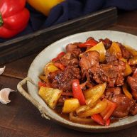 酱香浓郁的开胃鲁菜三步学会秘制酱焖鸡