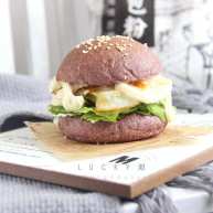 黑米鸡蛋蔬菜汉堡