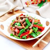 双椒孜然炒肉