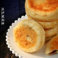香甜松软的豆沙发面饼