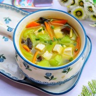 丝瓜豆腐木耳汤