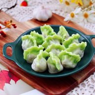 槐花扇贝肉丁翡翠饺子