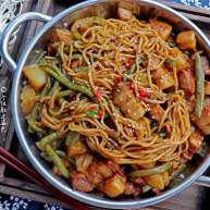 五花肉豆角焖面