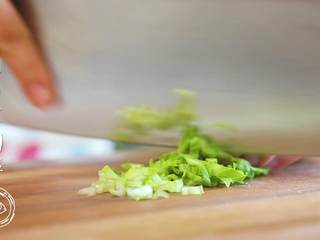 2、9m+宝宝疙瘩汤(宝宝辅食),接着,小白菜切碎备用~