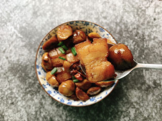 18、板栗红烧肉,粉软的板栗仁，肥而不腻的五花肉～