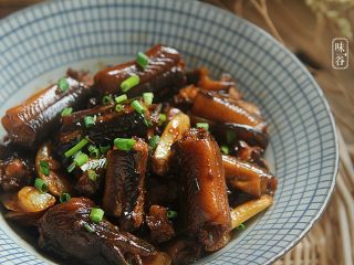 14、超级下饭的红烧黄鳝,习惯性来张特写,诱惑下亲们的味觉~~