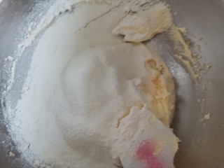 5、网红莎布蕾曲奇饼干（原味+巧克力口味）,分次筛入低筋面粉