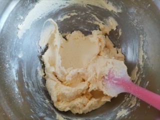 6、网红莎布蕾曲奇饼干（原味+巧克力口味）,翻拌均匀，不要画圈搅拌，会使面粉起筋，饼干就不酥脆啦