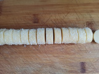 14、网红莎布蕾曲奇饼干（原味+巧克力口味）,切1.5厘米厚的饼干坯