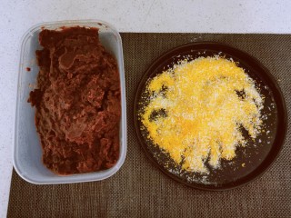 2、脆皮南瓜饼,红豆沙和面包糠